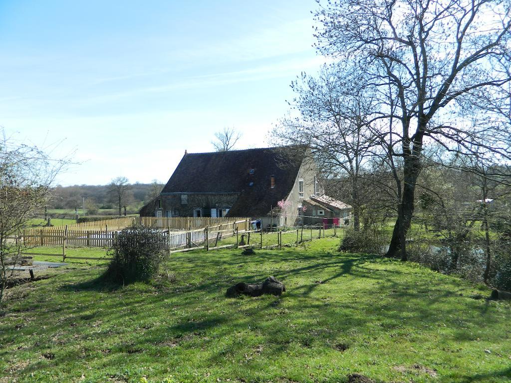 Meubles De Tourisme La Reserve Saint-Pierre-les-Bois Exterior photo
